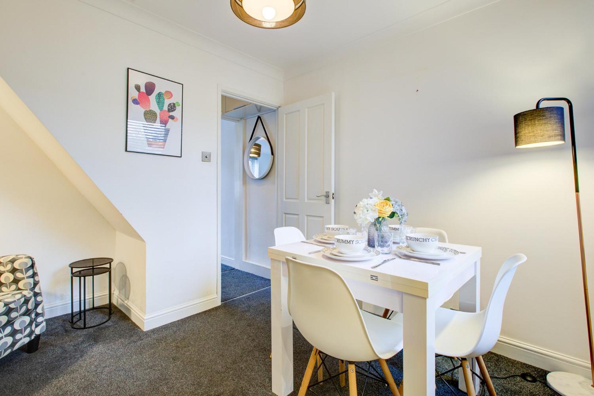 'Number 11' Central Colchester - Super Convenient 2 X Double Bed 1 X Single Bed Cottage Plus Office & Garden, 8 Min Walk Nth Station & Town Ctr, 2 Min Walk Local Shops & Restaurants Eksteriør bilde